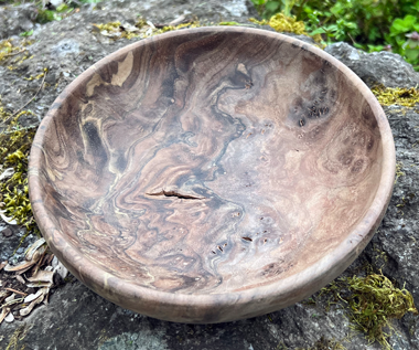 Finger Washing Dish – Oregon black walnut burl spalted with turkey tail (Trametes versicolor). By Seri Robinson.
